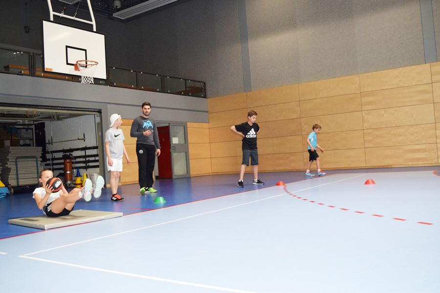 Spät angefangen, intensiv trainiert, spät aufgehört am vierten Tenniscamptag in der Schüttler Waske Tennis Academy